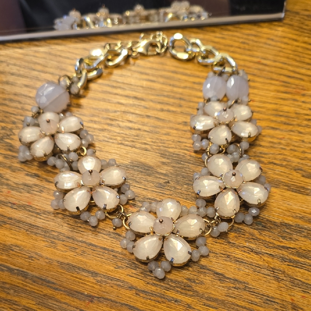 Elegant Floral Gold and Pink Necklace